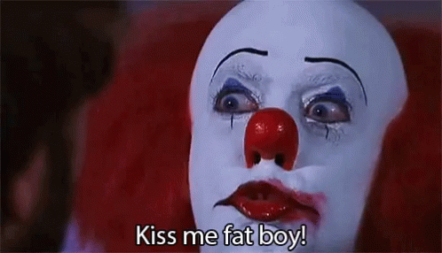 clown-kiss-me.gif